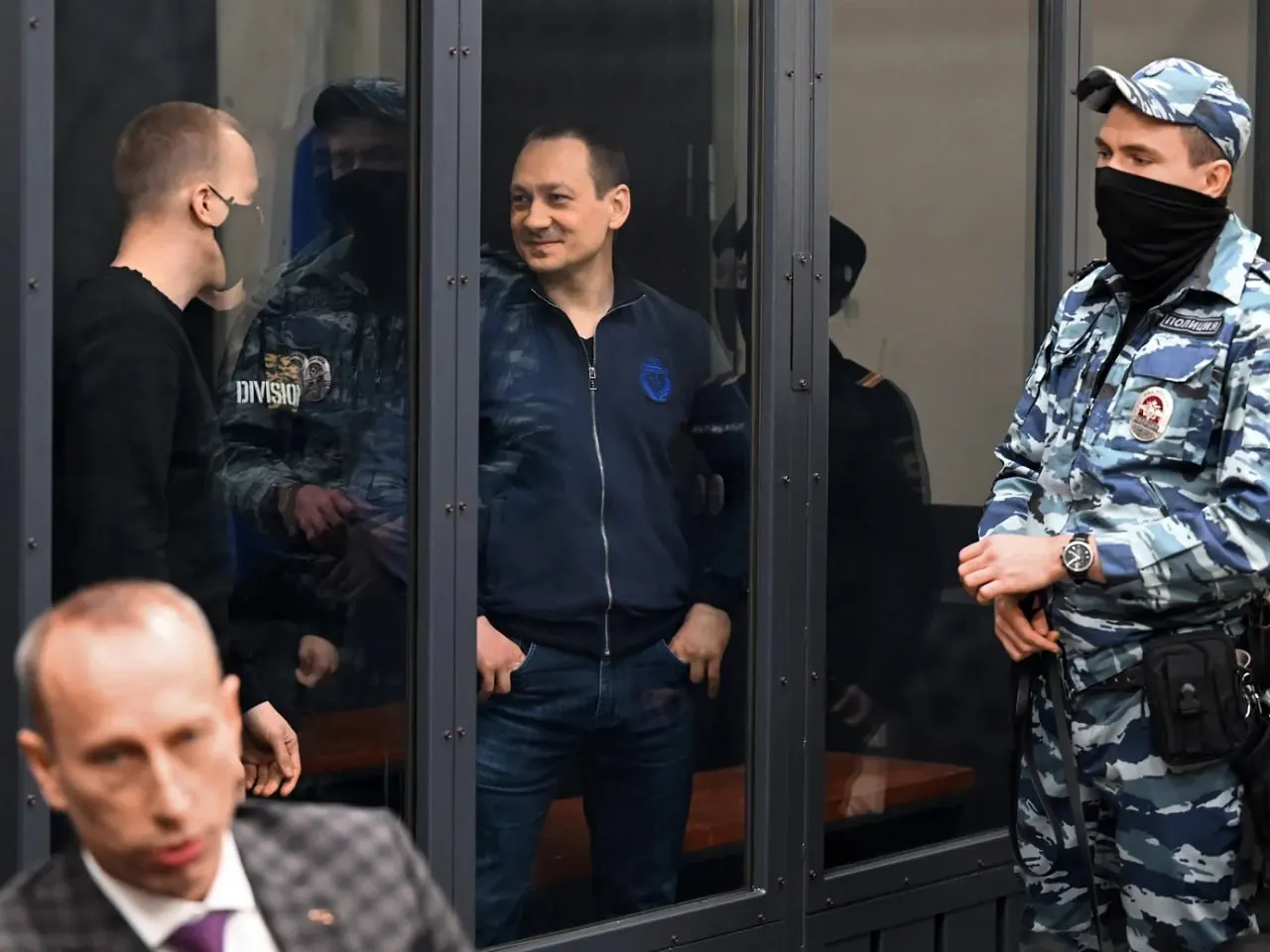 Кирово-Чепецкий суд заменил оставшуюся часть наказания принудительными работами бывшему полицейскому по делу об обвинении журналиста Ивану Голунову; решение принято в феврале 2026 года. Ранее освободились ещё четверо экс-полицейских.