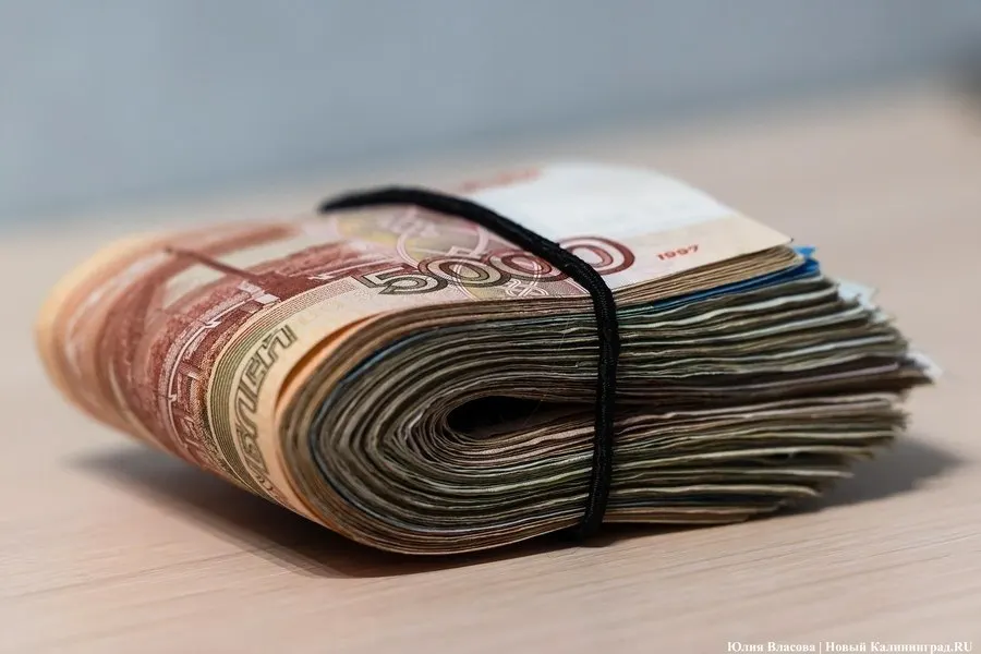 За год в регионе объем кредитования физических лиц превысил 212,8 млрд рублей; совокупный портфель достиг 263,4 млрд рублей, рост связан со снижением ключевой ставки с 21% до 14%.