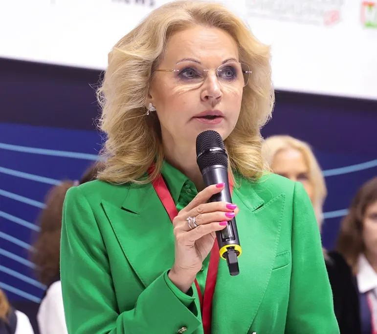 Голикова предложила включить в учебную программу китайскую литературу, в числе прочего — «Путешествие на Запад», Ли Бо и Ван Вэя, цитаты Конфуция и поэму «Скорбь отверженного».