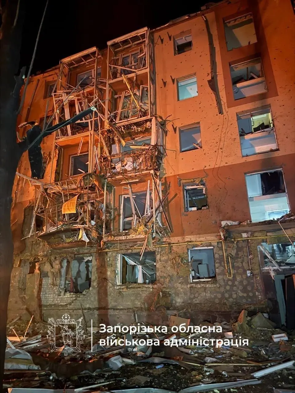 За ночь дроны достигли нескольких регионов России, ХМАО подвергся атаке на НПЗ, суд вынес приговор за призывы к терроризму; обсуждаются санкции США.